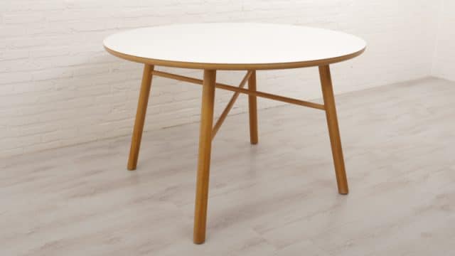 Table de salle à manger ronde Design danois Plateau blanc Cadre en chêne