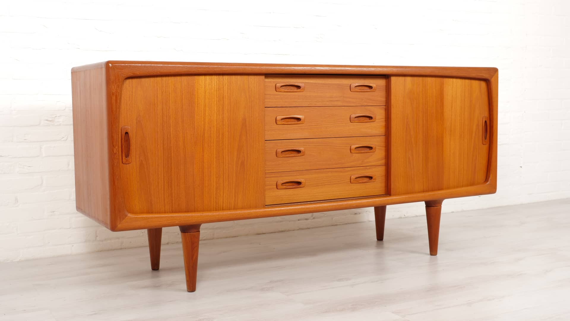 Buffet Design Danois H P Hansen Teck 170 Cm