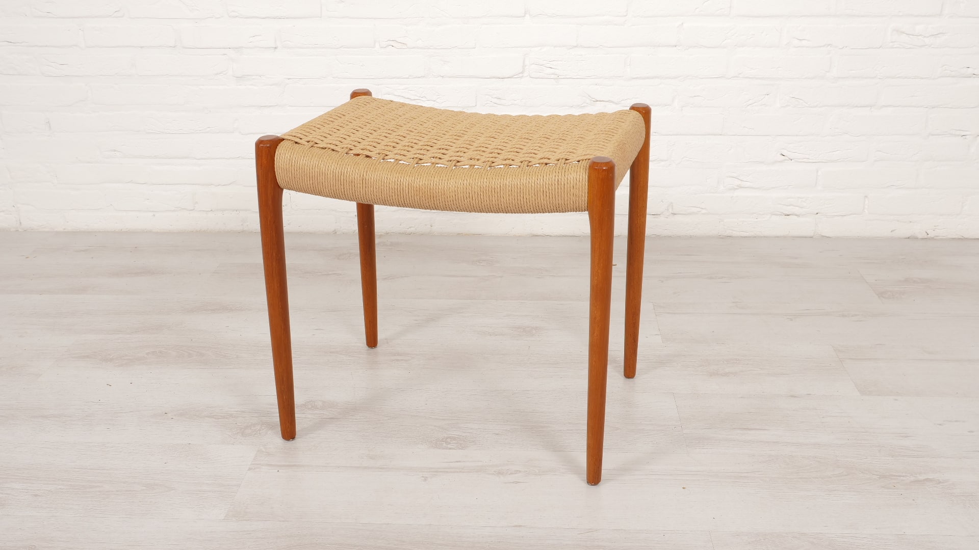 Ottoman Niels Otto Moller Modèle 80a Teck Nouveau Papercord Danois