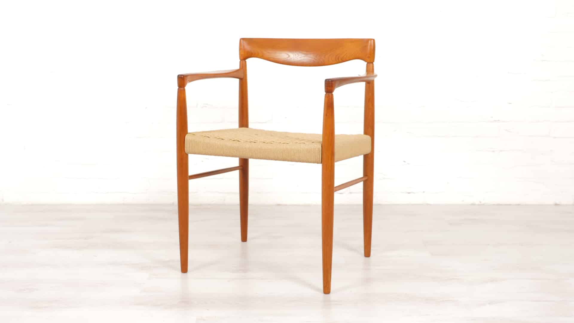 Chaise de salle à manger H W Klein Bramin Papercord restaurée