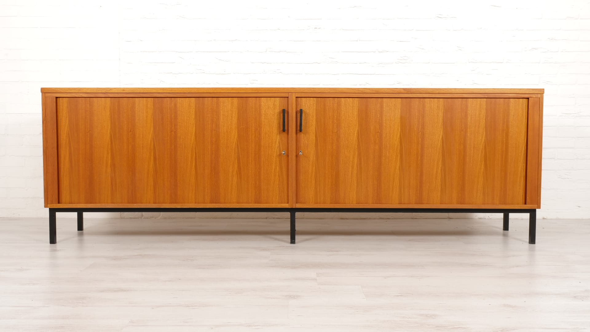 Vintage Sideboard Xl Eeka Sliding Doors 240 Cm