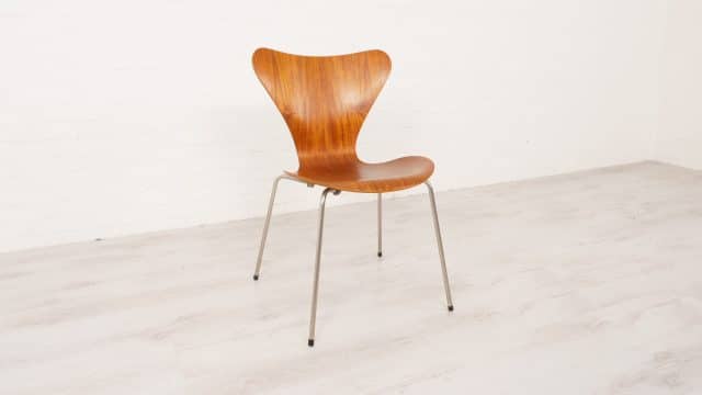 Dining chair Arne Jacobsen 3107 Butterfly chair Teak Fritz Hansen