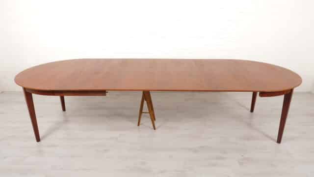 Table à manger vintage Xxxl en teck extensible 325 Cm