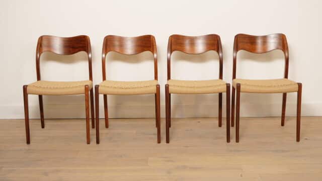 Ensemble de 4 chaises de salle à manger Niels Otto Mller modèle 71 en bois de rose restauré