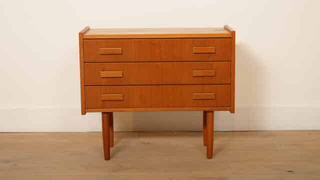 Vintage Chest of Drawers 3-Drawer Nightstand