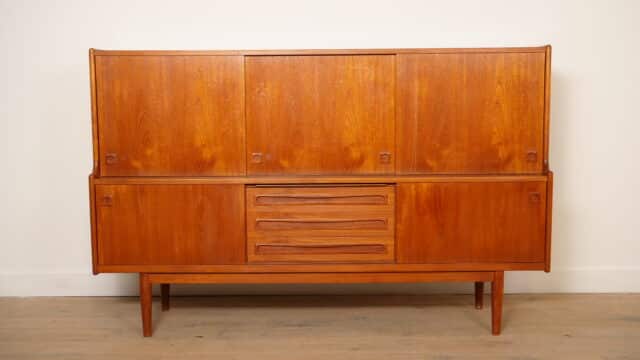 Buffet haut vintage Johannes Andersen Design danois Teck