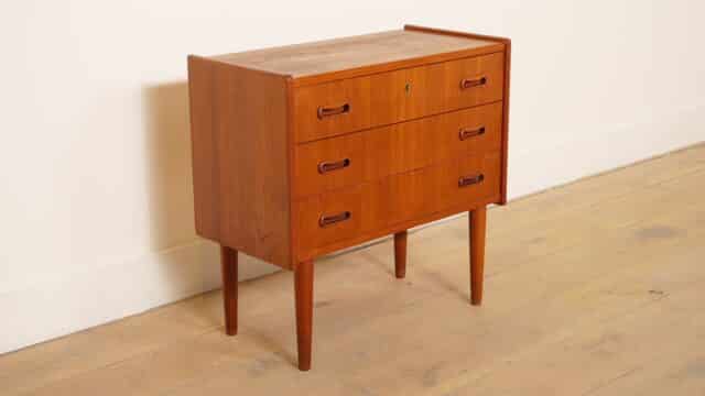 Vintage Chest of Drawers 3-Drawer Nightstand