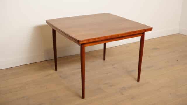Table de salle à manger compacte à rallonge 1960s