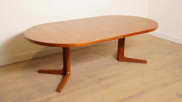 Vintage Dining Table Round Teak Extendable 122 cm to 222 cm