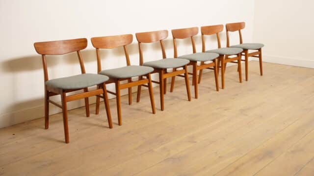 6 X Chaise de salle à manger Farstrup Modèle 210 Reupholstered